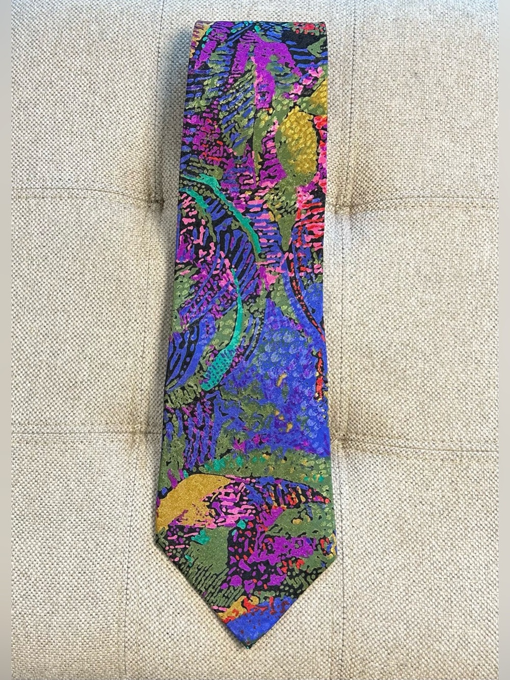 Vintage Chaps Ralph Lauren Necktie 100% Silk Colorful Abstract Beautiful Print